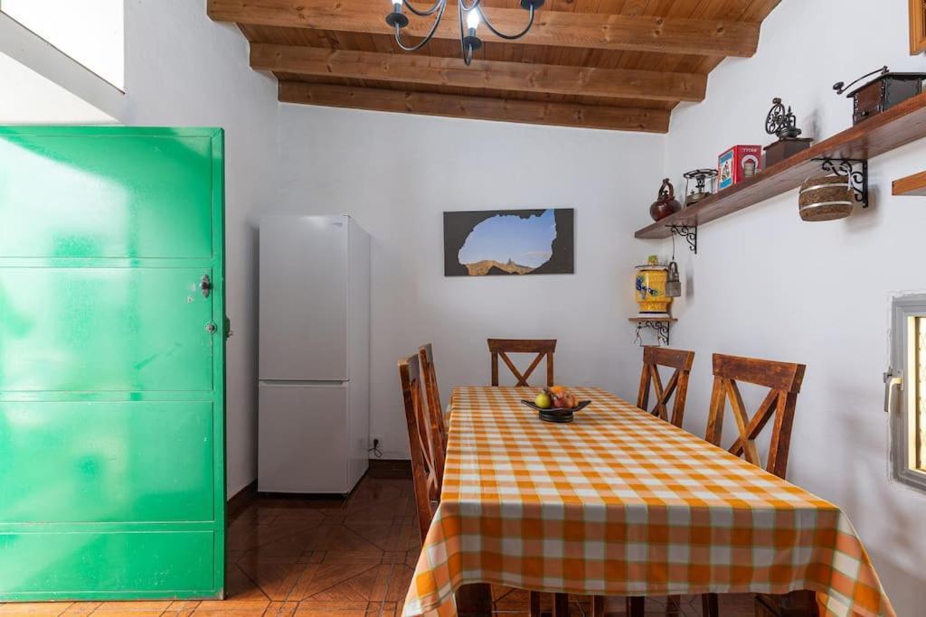 Vivienda Vacacional Ca' Pepita Y Jose El Albercon Exterior photo